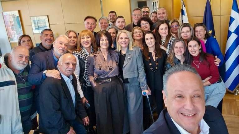 Γενέθλια και γιορτή για τον δήμαρχο Θεσσαλονίκης, Στέλιο Αγγελούδη - Η έκπληξη των συνεργατών του [εικόνα]