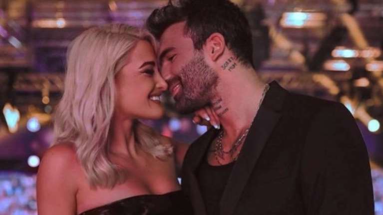 Ντύθηκε νύφη η Ιωάννα Τούνη: Καμαρώστε με γιατί με τον Αλεξάνδρου δεν το βλέπω... [εικόνες]