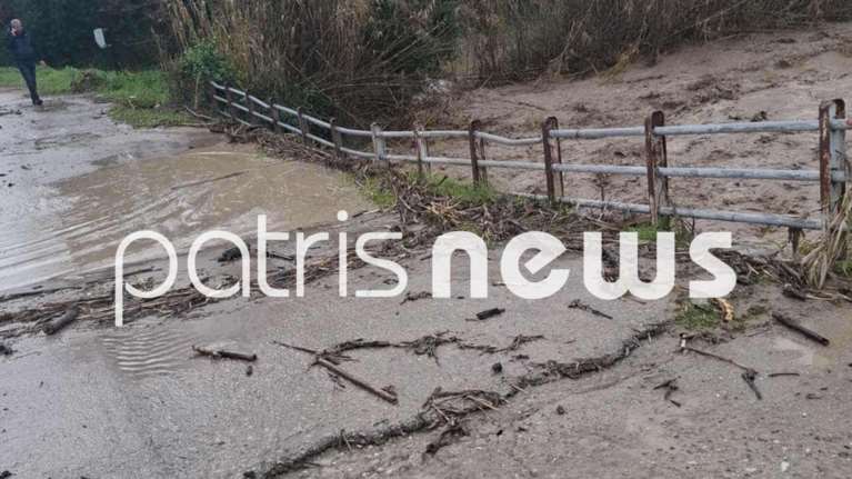 Πύργος: Έσπασε η γέφυρα του Ενιπέα - Απεγκλωβίστηκε οικογένεια από πλημμυρισμένο σπίτι