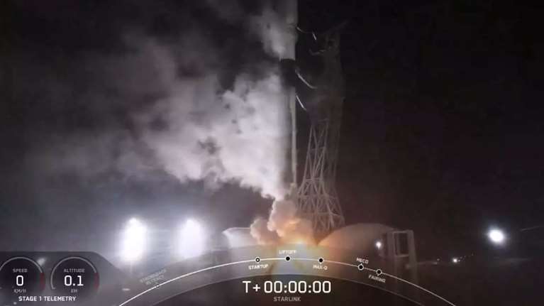 Έλον Μασκ: Έστειλε 22 δορυφόρους στο διάστημα [Βίντεο]