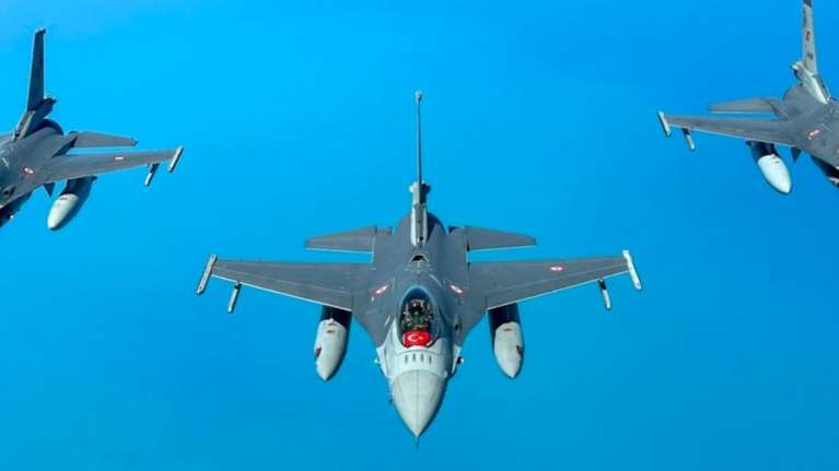 Bloomberg: Η "κρυφή" και φορτισμένη συνάντηση στη Μόσχα - "Το ΝΑΤΟ θα καταρρίψει τα αεροπλάνα σας", είπαν οι Ευρωπαίοι