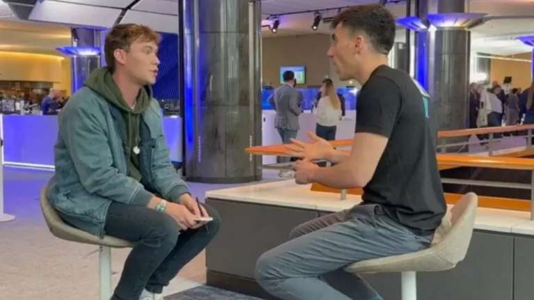 Δημοσιογράφος στρίμωξε τον Φειδία: "Κάνεις ρωσική προπαγάνδα, δεν έχω ξανακούσει τέτοιες βλακείες" [βίντεο]