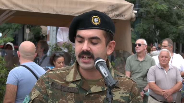 Αδειάζει ο ΣΥΡΙΖΑ τον Πέτρο Παππά - Επειδή επέκρινε στρατιώτη που μίλησε σε αντιπολεμική διαδήλωση του ΚΚΕ [βίντεο]