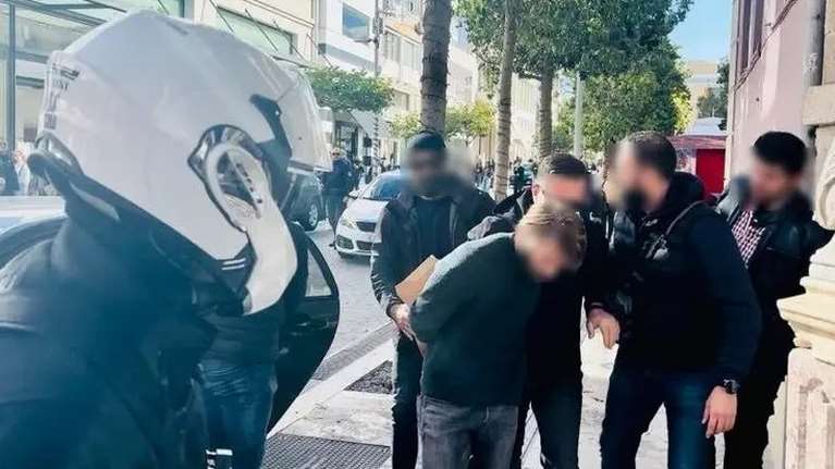 &quot;Οι υπεύθυνοι να πληρώσουν&quot;: Οργή της οικογένειας της Ράνιας για τους ψυχίατρους που άφησαν ελεύθερο τον Γάλλο