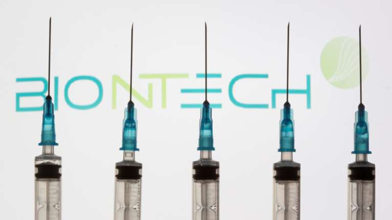 Κορονοϊός - BioNTech: Πιθανόν να δοθεί έγκριση για την κυκλοφορία του εμβολίου μέχρι τα τέλη του έτους