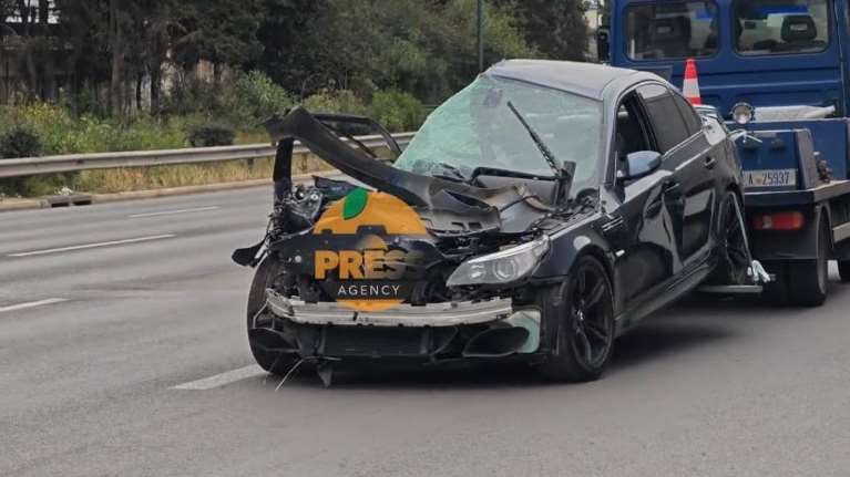 Τροχαίο στον Κηφισό: Καραμπόλα 4 ΙΧ και νταλίκας - Διαλύθηκε το ένα όχημα [βίντεο]