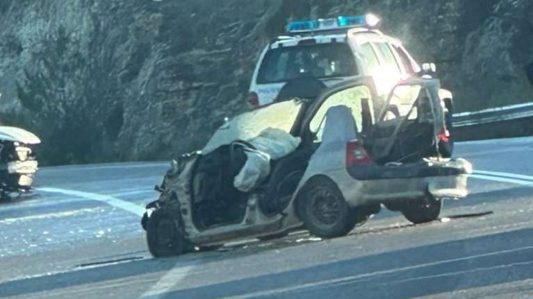 Σοβαρό τροχαίο στην Κρήτη: Νεκρός 52χρονος οδηγός - Άμορφη μάζα το ΙΧ [εικόνες]