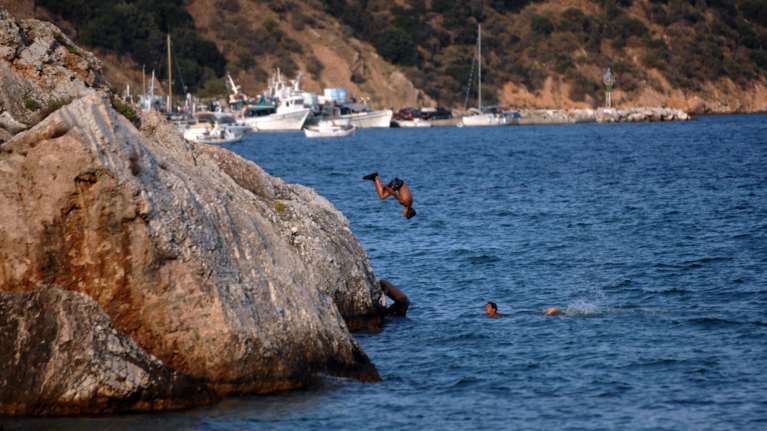 Πήλιο: Άγριος καβγάς σε παραλία ανάμεσα σε γυμνιστές και οικογενειάρχη - Συνελήφθησαν και οι τρεις