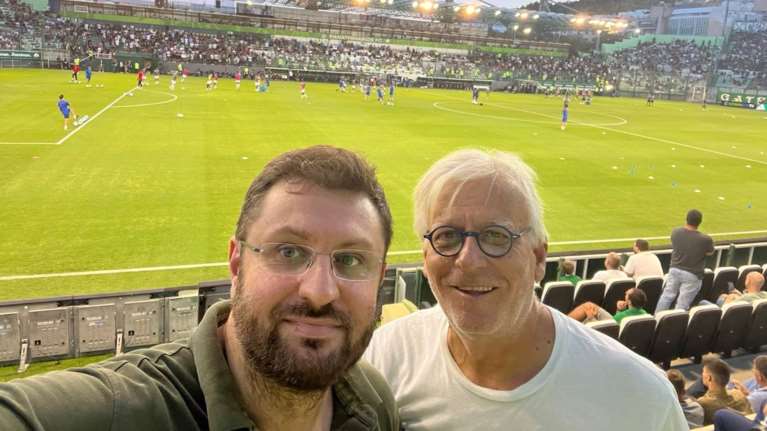 Κώστας Ζαχαριάδης: &quot;Κράξιμο&quot; στο Twitter για το &quot;χαλαρό απόγευμα&quot; στη Λεωφόρο, δύο μέρες μετά τη δολοφονία Κατσουρή