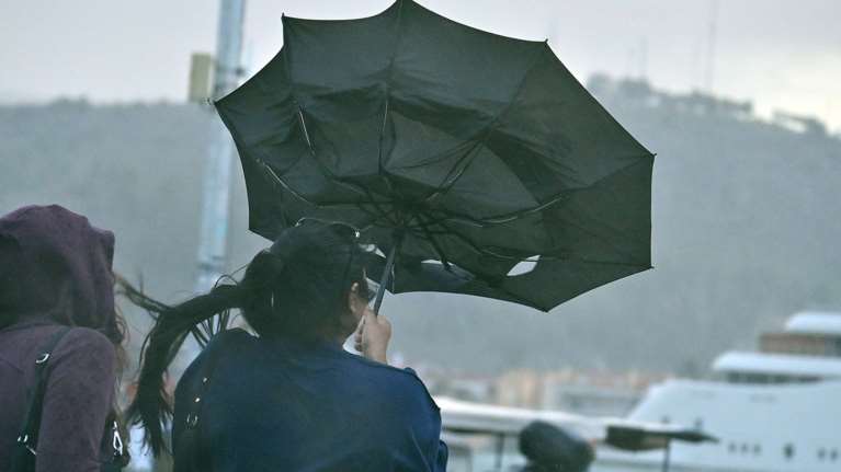 Πού θα χτυπήσει η σφοδρή κακοκαιρία: Ακραία φαινόμενα και "red code" σε πέντε περιφέρειες της χώρας