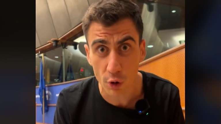 Ο Youtuber Φειδίας Παναγιώτου αποκαλύπτει πόσα χρήματα βγάζει τον μήνα ως ευρωβουλευτής [βίντεο]