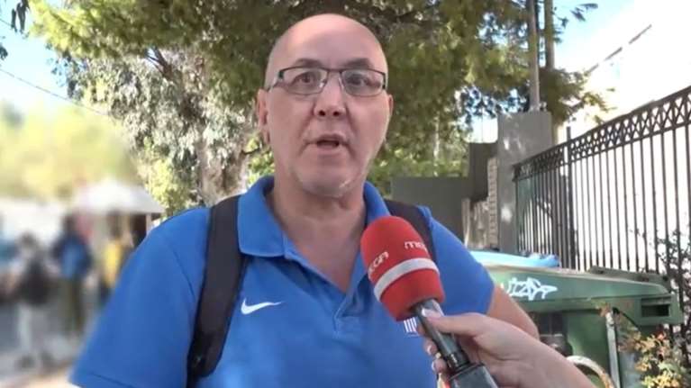 Λαύριο: Αμετανόητος ο καθηγητής που μοίραζε φυλλάδια σε μαθητές, ότι οι &quot;ομοφυλόφιλοι είναι χειρότεροι από δολοφόνους&quot;