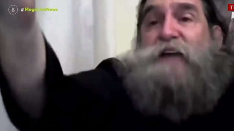 Αυτός είναι ο υποστηρικτής ιερέας του π. Αντώνιου: Φανατικός αντιεμβολιαστής και... αναρχικός [Βίντεο]