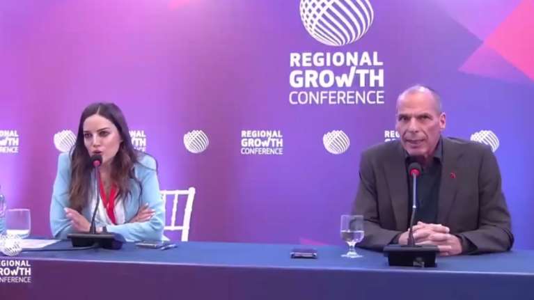 Επεισόδιο Βαρουφάκη σε συνέδριο στην Πάτρα με δημοσιογράφο: &quot;Είστε γελοία, κυρία μου&quot; [βίντεο]