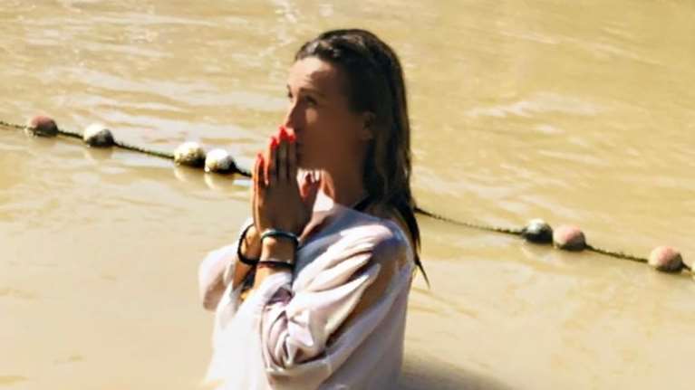 Πηγή Δεβετζή: Οι φωτογραφίες από την βάπτισή της στον Ιορδάνη ποταμό – &quot;Ήταν μια αξέχαστη εμπειρία&quot;