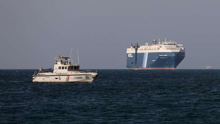 Οι Χούθι απειλούν κάθε πλοίο που περνάει από την Ερυθρά Θάλασσα για το Ισραήλ