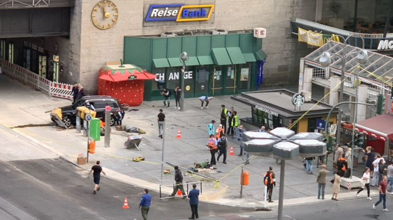 Γερμανία: Αυτοκίνητο έπεσε σε πεζούς στο Βερολίνο - Επτά τραυματίες