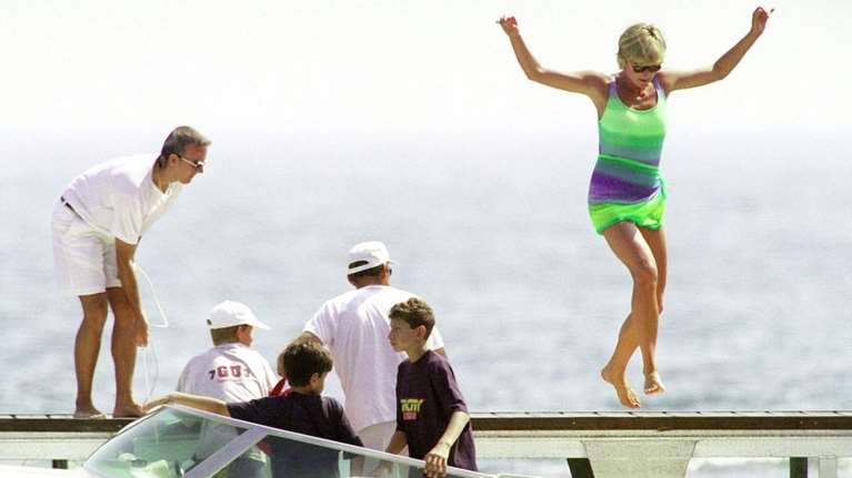 Οι τελευταίες στιγμές της Νταϊάνα: Σκοτώθηκε στο Παρίσι σαν σήμερα, 31 Αυγούστου, έπειτα από καταδίωξη παπαράτσι