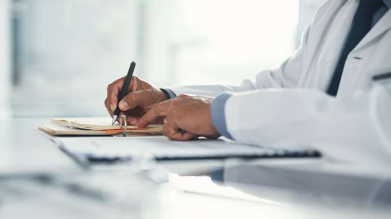 Γιατί ακριβαίνουν από σήμερα οι διαγνωστικές εξετάσεις - Τι θα πληρώνουν παραπάνω οι ασφαλισμένοι του ΕΟΠΥΥ