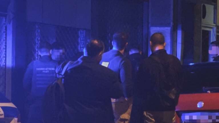 Κυψέλη: Νέες εικόνες από το σημείο των πυροβολισμών - Οι κάλυκες και οι έρευνες της ΕΛ.ΑΣ [βίντεο]