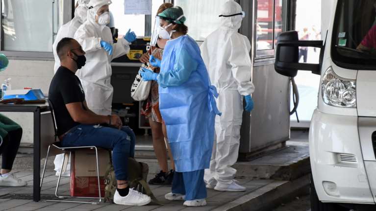 Κορονοϊός: 35 νέα κρούσματα στη χώρα - Μόλις τέσσερα στις πύλες εισόδου