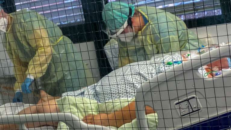 Απίστευτο: Γέμισαν οι ΜΕΘ στη Βαυαρία - Ασθενής μεταφέρθηκε σε ιταλικό νοσοκομείο - Έκκληση για βοήθεια και από τη Σλοβενία