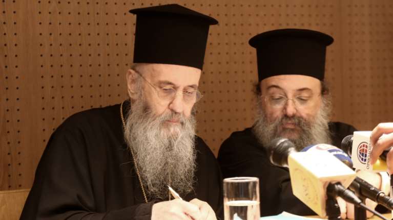 Μητροπολίτης Ναυπάκτου για τους ναούς το Πάσχα: Πιστοί μην έρθετε - Να μην γίνουμε Νέα Υόρκη με ομαδικούς τάφους