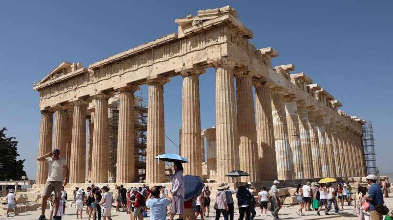 Γιώργος Λάνθιμος: Το Υπουργείο Πολιτισμού απαντά γιατί είπε το ΚΑΣ  &quot;όχι&quot; για τα γυρίσματα στην Ακρόπολη