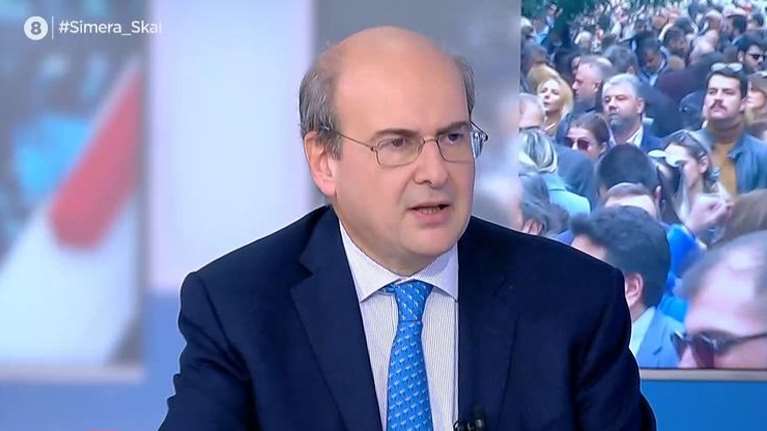 Χατζηδάκης: Πώς γίνεται να είσαι ελεύθερος επαγγελματίας 10 χρόνια και να βγάζεις λιγότερα από τον υπάλληλό σου;