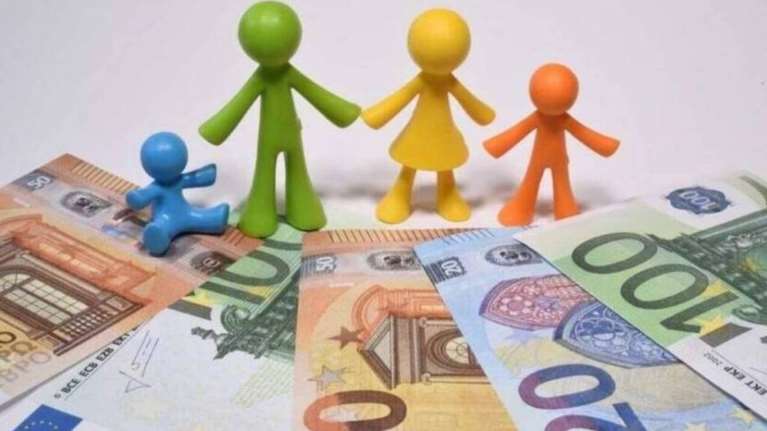 Επίδομα μητρότητας: Ανοίγει σήμερα η πλατφόρμα της ΔΥΠΑ για τις μη μισθωτές μητέρες