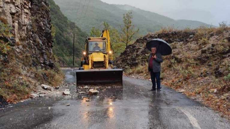 Κακοκαιρία Daniel: Μήνυμα του 112 στους οικισμούς Λίλη, Βαλομάνδρι, Παραπόταμος και Δροσερό Τρικάλων