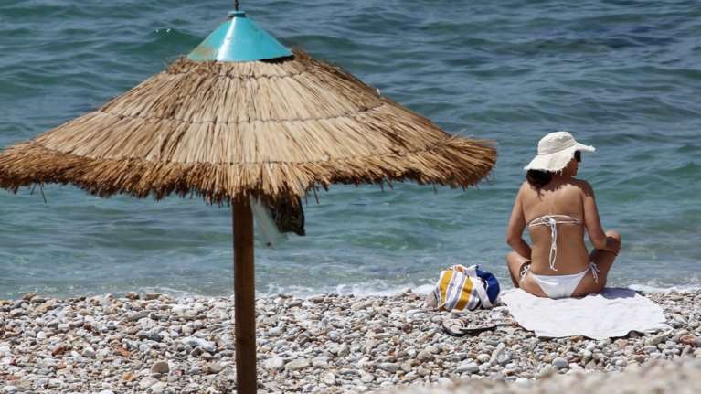 Καιρός: Ερχεται νωρίτερα το καλοκαίρι - Ο Μάιος θα μοιάζει με Ιούνιο, υψηλότερα του κανονικού ο υδράργυρος