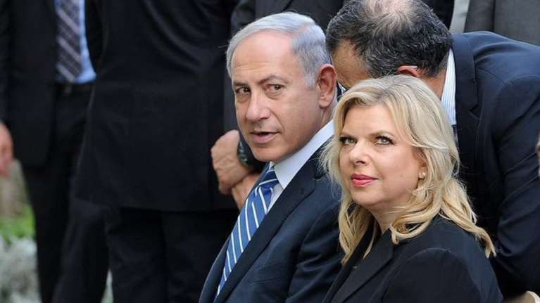 Σάρα Νετανιάχου:  Ο κομμωτής της πρώτης κυρίας και τα δείπνα προκαλούν οργή εν μέσω του lockdown