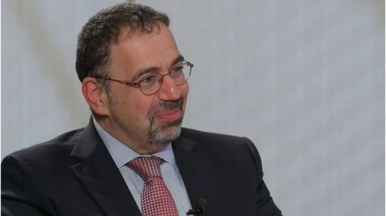 Ντάρον Ατζέμογλου: Έμαθε πως κέρδισε το Νόμπελ ενώ ήταν στην Αθήνα - Ο Συνολάκης περιγράφει την πρώτη του αντίδραση