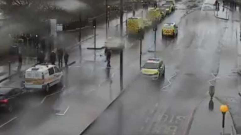 Λήξη συναγερμού στο Λονδίνο: Ακίνδυνο το ύποπτο αντικείμενο - Άνοιξαν οι γέφυρες