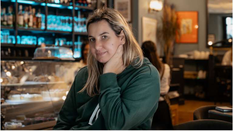 Η ξεχωριστή ζωή της Σοφίας Μπεκατώρου: Από την ιστιοπλοΐα στο #metoo και το &quot;κλικ&quot; με τον Κασσελάκη - Τι ρώτησε τα παιδιά της