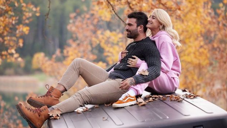 Δημήτρης Αλεξάνδρου: Ο πιο γλυκός μπαμπάς - Κυριακάτικη εκδρομή με τον 20 ημερών γιο του σε μάρσιππο [εικόνες]