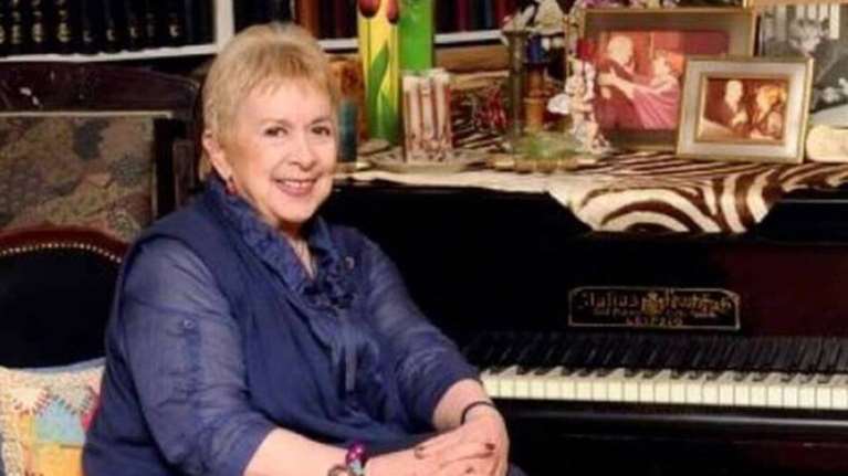 Θρήνος στον καλλιτεχνικό κόσμο: Έφυγε η παρουσιάστρια και στιχουργός Σάσα Μανέττα - Ποια ήταν