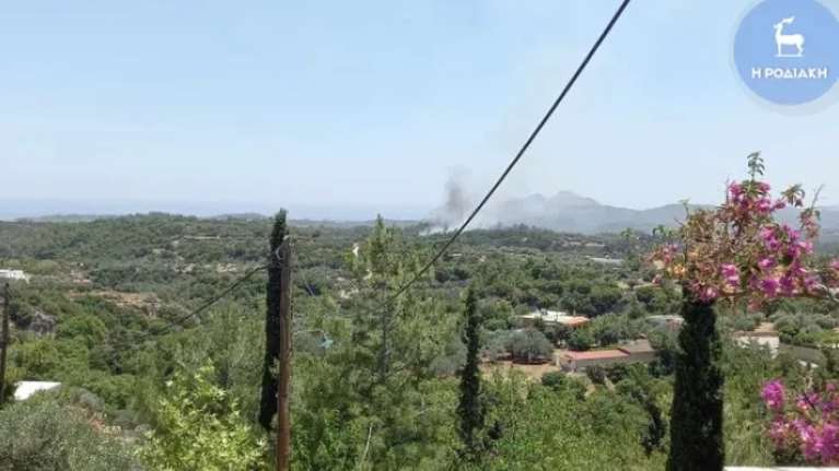 Υπό έλεγχο η φωτιά στη Ρόδο στην Ψίνθο