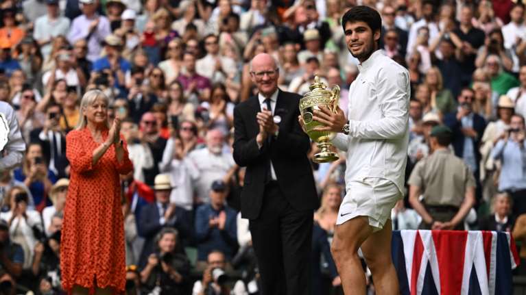 Wimbledon: Νέος &quot;βασιλιάς&quot; στο τένις ο Αλκαράθ – Επικράτησε του Τζόκοβιτς με 3-2 σε ματς-θρίλερ