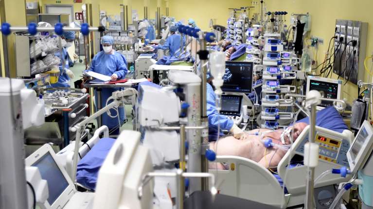 Δεν το χωράει ο νους: 919 νεκροί σε μια μέρα στην Ιταλία από τον κορονοϊό