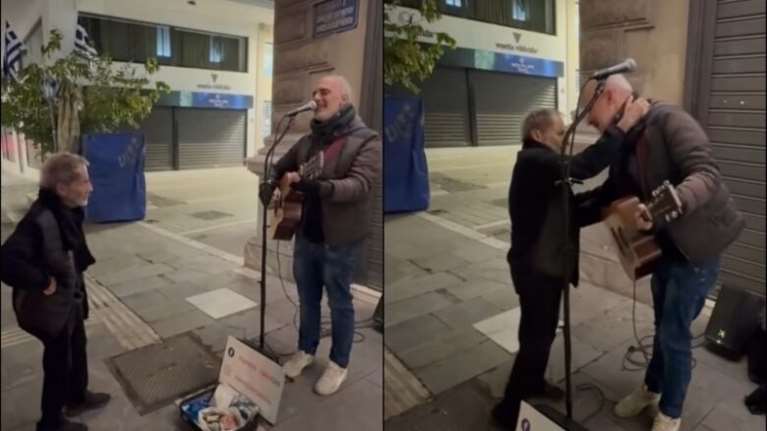 &quot;Μου χάρισε μια στιγμή που δεν θα ξεχάσω όσο ζω&quot;: Η ανάρτηση του μουσικού του δρόμου για την αγκαλιά με τον Ξαρχάκο