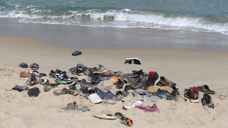 Νέο ναυάγιο με μετανάστες στα ανοιχτά της Λιβύης: Τουλάχιστον 30 αγνοούμενοι, διασώθηκαν 17