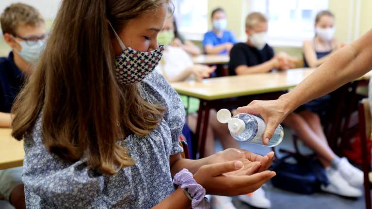 Κορονοϊός - Σε επιφυλακή η Γερμανία: Επιστροφή μαθητών στα θρανία με υποχρεωτική μάσκα