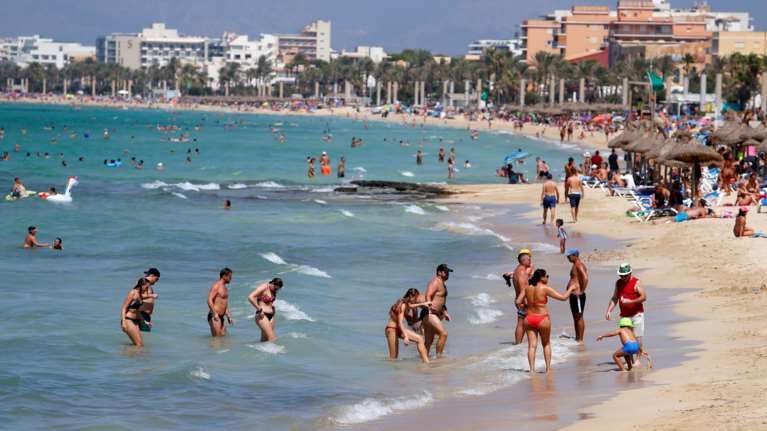 Γερμανία: Διακοπές και εστίαση &quot;ανοίγουν&quot; στο τέλος Ιουνίου - Πάσχα στη Μαγιόρκα για χιλιάδες Γερμανούς