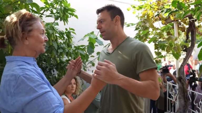 Η ΝΔ για την επίσκεψη Κασσελάκη στο σπίτι θείας βουλευτή του ΣΥΡΙΖΑ - "Χυδαίο και προσβλητικό το show"