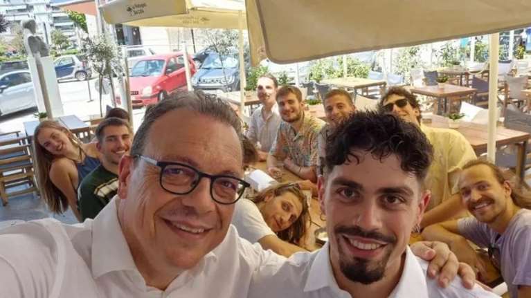 Η συγκινητική ανάρτηση Φάμελλου για τον γιο του και η αναφορά στην σύζυγό του :&quot;Οι ουρανοί είναι δικοί σου&quot;