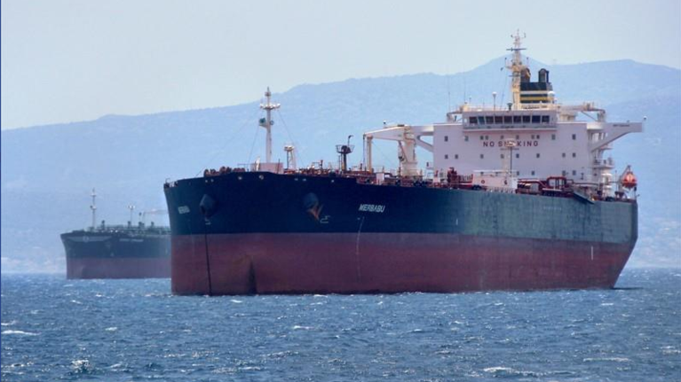 Κορονοϊός: Αυτό είναι το τάνκερ με τα 16 κρούσματα - &quot;Έδεσε&quot; ανοιχτά του Πειραιά