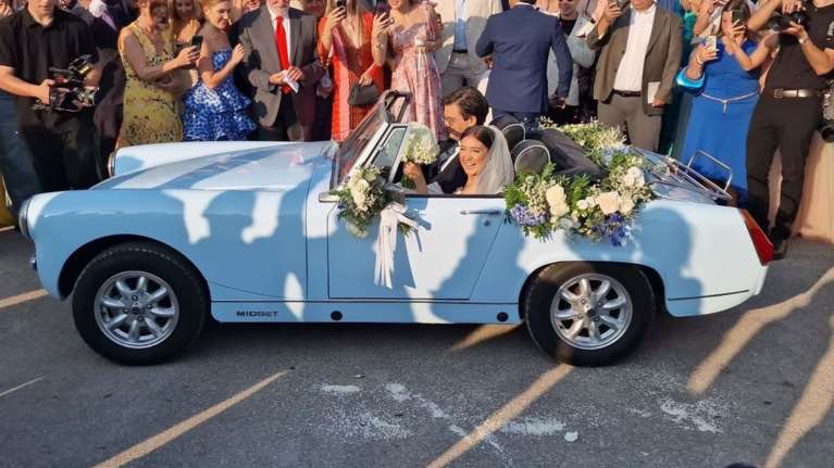 Γάμος υπερθέαμα ομογενών επιχειρηματιών στην Κω – Το πανάκριβο νυφικό του Oscar De La Renta και οι 600 καλεσμένοι