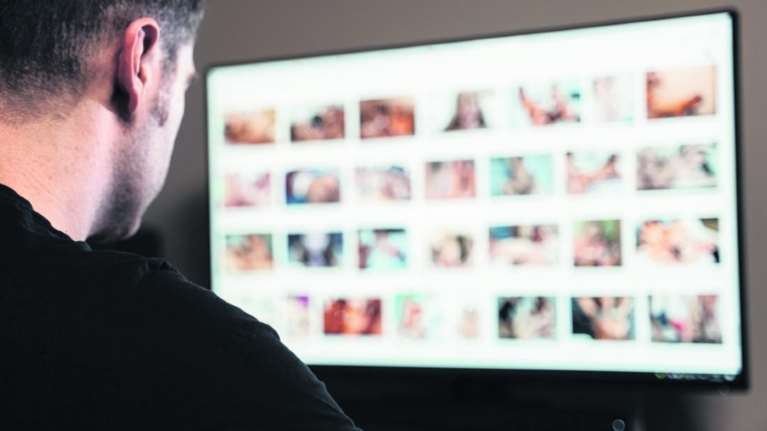 Μεσολόγγι: Δύο 25χρονες κατήγγειλαν άνδρα για revenge porn - Είχε γυμνές φωτογραφίες τους στο κινητό του